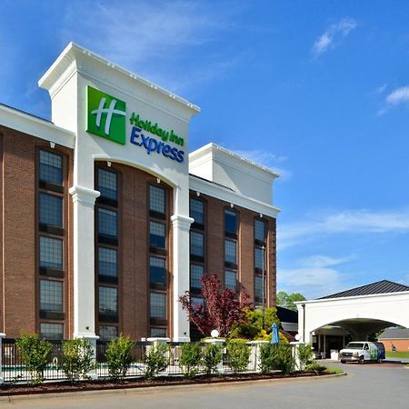西部温斯顿塞勒姆市中心智选假日酒店 外观 照片